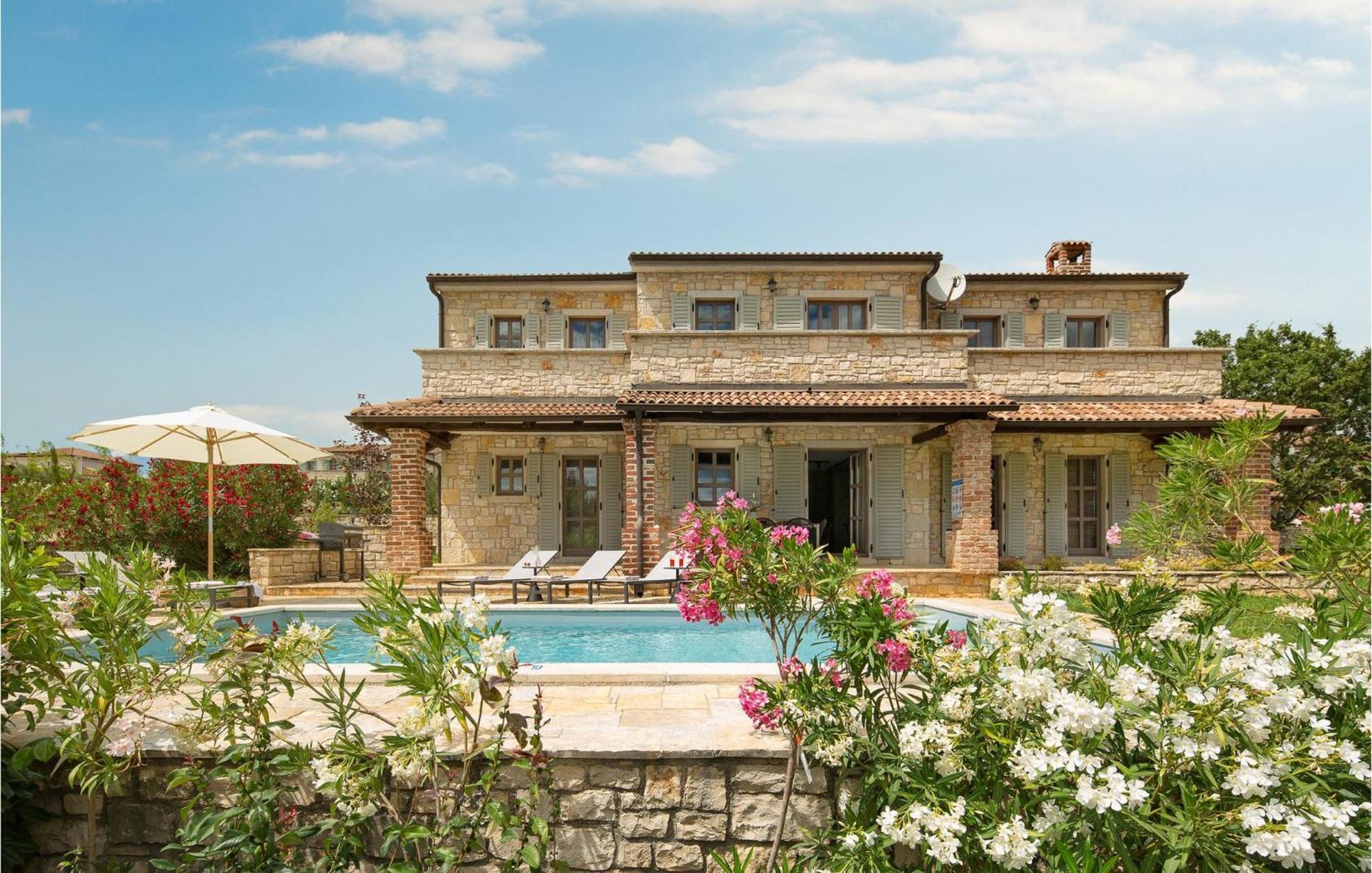 Villa Miramonti Sveti Lovrec Pazenaticki Exterior photo